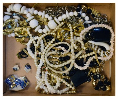 Lot 44 - Box of assorted costume jewellery