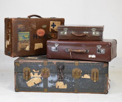 Lot 538 - Three vintage suitcases and trunk