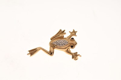 Lot 32 - 9ct gold, diamond and sapphire frog brooch, 4.4g gross approx