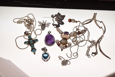 Lot 58 - Quantity of silver and white metal jewellery