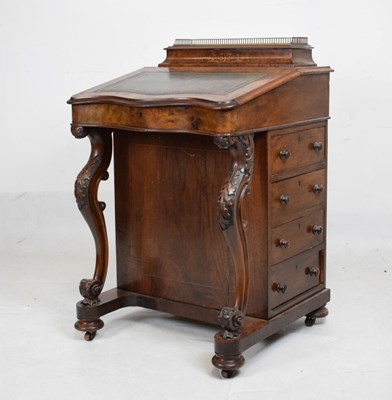 Lot 454 - Figured walnut serpentine-fronted inlaid Davenport