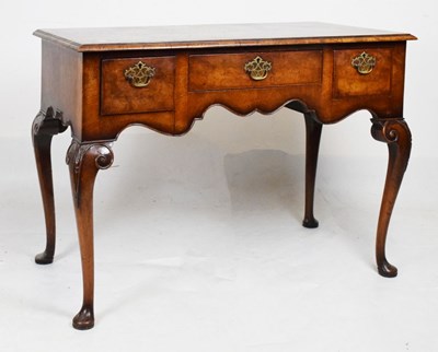 Lot 470 - George I-style walnut side table