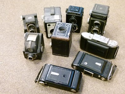 Lot 263 - Quantity of vintage cameras