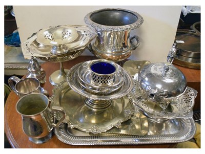 Lot 696 - Quantity of silver plated ware to include ice bucket/wine cooler, desk calendar, etc