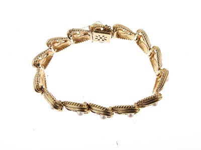 Lot 57 - Cultured pearl bracelet