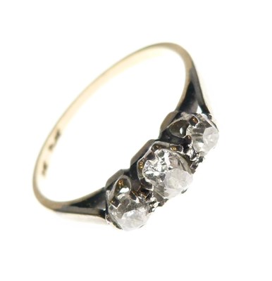 Lot 13 - Yellow metal, platinum and three-stone diamond ring