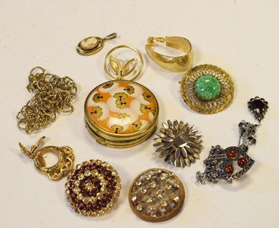 Lot 46 - Quantity of costume jewellery