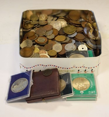 Lot 153 - Quantity of GB and world coins