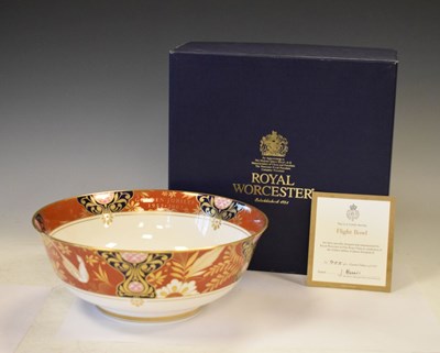 Lot 338 - Royal Interest - Royal Worcester Elizabeth II Gold Jubilee 'Flight Bowl'