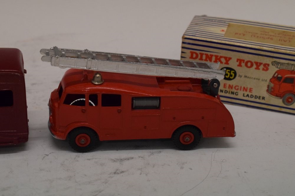 Lot 287 - Dinky Toys - 981 Horse Box, together with