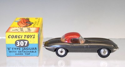 Lot 275 - Corgi Toys - 307 'E' Type Jaguar with Detachable Hard Top