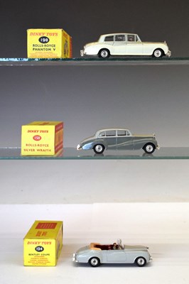 Lot 304 - Dinky Toys - Three boxed diecast model vehicles