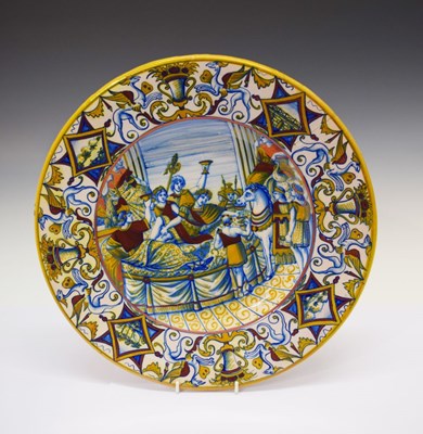 Lot 282 - Italian maiolica charger