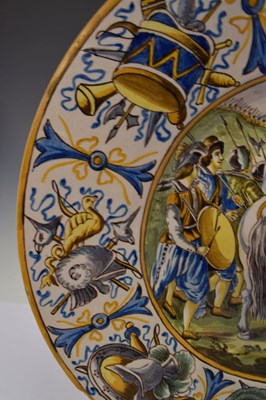 Lot 288 - Italian maiolica charger