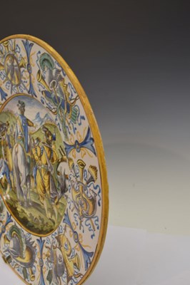 Lot 288 - Italian maiolica charger