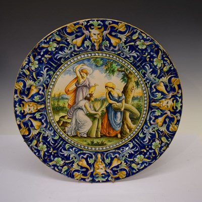 Lot 289 - Large 20th Century maiolica charger