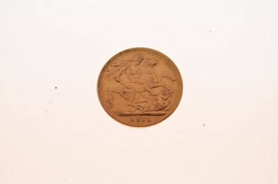 Lot 131 - Coins - George V gold sovereign, 1911