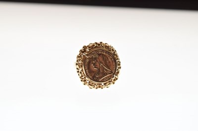 Lot 26 - Yellow metal 'coin' ring