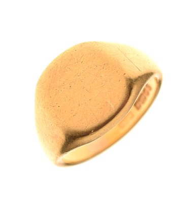 Lot 25 - Gentleman's 18ct gold signet ring, 12g approx