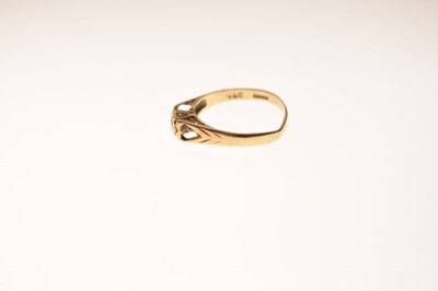 Lot 14 - 9ct gold illusion set diamond single stone ring