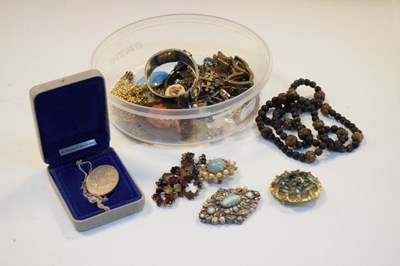 Lot 94 - Collection of costume jewellery