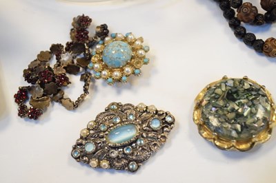 Lot 94 - Collection of costume jewellery
