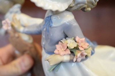 Lot 467 - Three Lladro figures