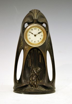 Lot 455 - Continental Art Nouveau spelter clock