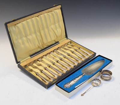 Lot 176 - Cased set of silver-handled tea knives/forks, etc