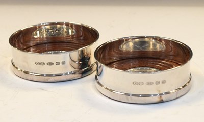 Lot 194 - Boxed pair of silver coasters