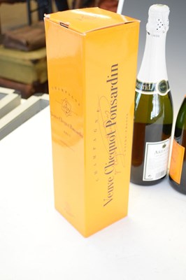 Lot 513 - Moet & Chandon Brut Champagne, Veuve Cliquot