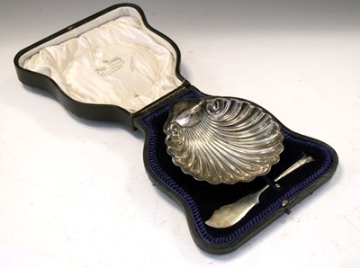 Lot 166 - Edward VII silver butter dish and knife, Sheffield 1908