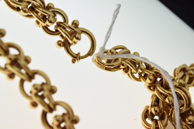 Lot 35 - 18ct gold fancy link chain