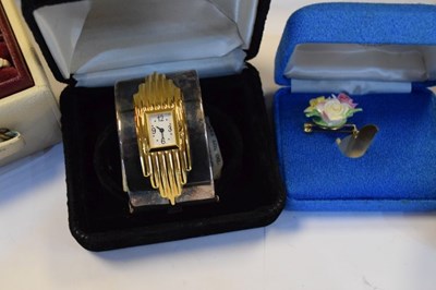 Lot 92 - Collection of silver and costume jewellery housed in three boxes