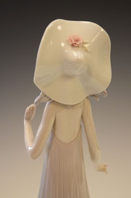 Lot 431 - Three Lladro porcelain figures