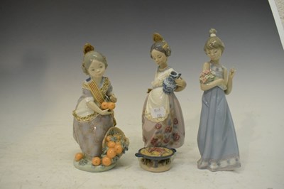 Lot 430 - Three Lladro porcelain figures