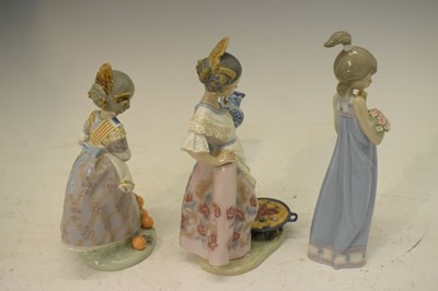 Lot 430 - Three Lladro porcelain figures